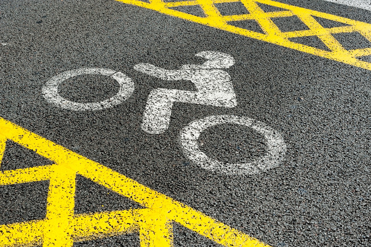 道路交通標(biāo)志和標(biāo)線最新規(guī)范，提升道路安全的關(guān)鍵要素解析